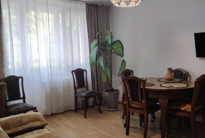 Apartament cu 3 camere semidecomandat în Drumul Taberei