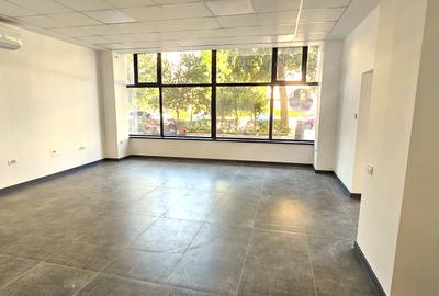 Spatiu comercial modernizat 98mp. 10ml.vitrina, Poarta 6 - 4