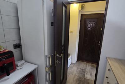Apartament 2 camere semidecomandat, bloc reabilitat, str. Plt. Petre D. Ionescu - 8