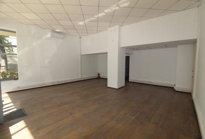 Stradal cu vitrine stradale- spatiu comercial de inchiriat 64 mp utili, plus sub - 3