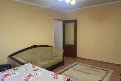 Apartament cu 3 camere semidecomandat în Tomis Nord