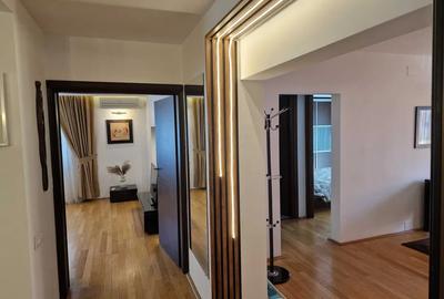 Apartament cu 4 camere decomandat, mobilat în Decebal