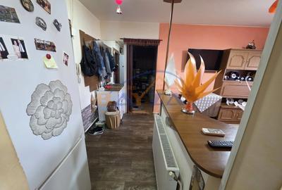Apartament 2 camere, Oituz, 44 mp, 2 balcoane, etaj 4/4, comision 0 - 4