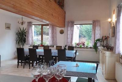 Casa Vila Pensiune Busteni de vanzare 10 camere , 2 garaje - 5