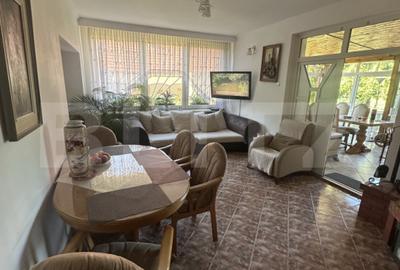 Casă individuală cu 6 camere în Micro 17