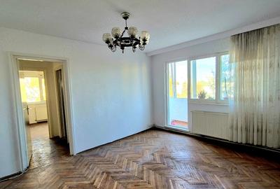 Vand apartament 3 camere in Astra - 1