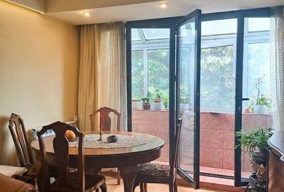 Apartament cu 3 camere semidecomandat în Micro 19