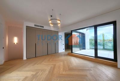 Elegant Three-Level Villa with Private Swimming Pool - 15