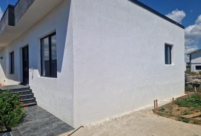 Agenție imobiliară vindem casă la sol în Năvodari - 2