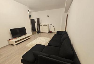 Apartament cu 2 camere semidecomandat, mobilat în Văcăresti