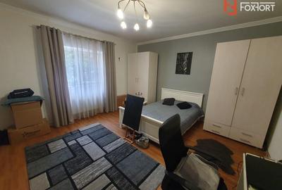 Apartament cu 2 camere decomandat, cladire istorica - Sinaia - 2