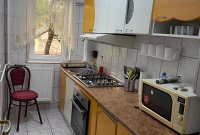 3 Camere Crangasi 2 Minute de Metrou - 7