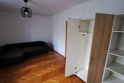 1Mai-Maresal Averescu, 2 camere de inchiriat, 2/8, decomandat, an 1986 - 3