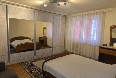Km 5- Str. Salciilor- vila S + P + 2 E + M cu 10 camere, foisor si teren 453 mp - 7