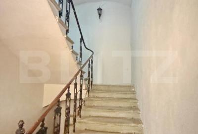 Pod spaițos, transformabil în apartamente, 285 mp, Piața Sfatului - 9