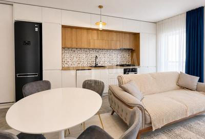 Apartament cu 3 camere semidecomandat, mobilat în Iris