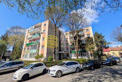 Apartament cu 3 camere semidecomandat în Budai