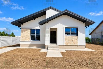 Casa individuala 4 camere de vanzare în Berceni - curte 408 mp - La cheie - 1