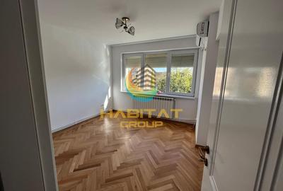 Apartament cu 2 camere semidecomandat, mobilat în P-ța Unirii