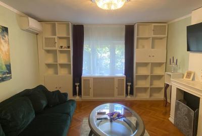 Apartament cu 3 camere decomandat în Nerva Traian