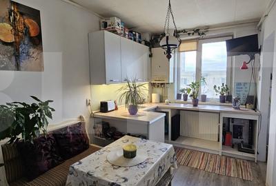 Apartament cu 4 camere semidecomandat, mobilat în Ciucului