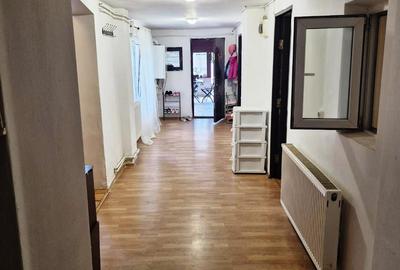 Casă cu 7 camere în Bucureștii Noi