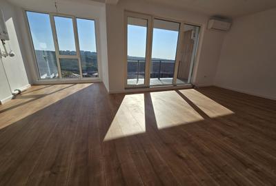 Apartament cu 3 camere semidecomandat în Păcurari