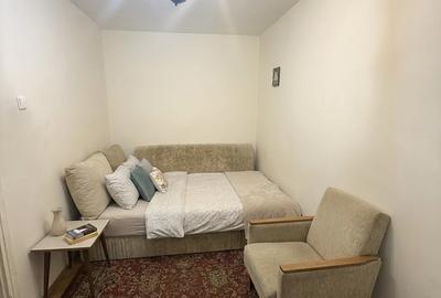 Apartament cu 2 camere nedecomandat, mobilat în P-ța Doina
