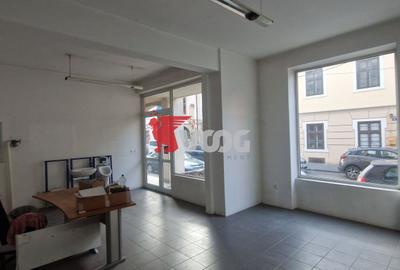 Spațiu comercial, de 61 mp, în P-ța Unirii