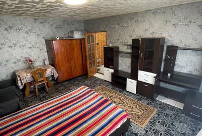 Garsonieră decomandată, mobilată în Anda