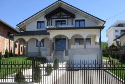 Casă individuală cu 4 camere în Hudum
