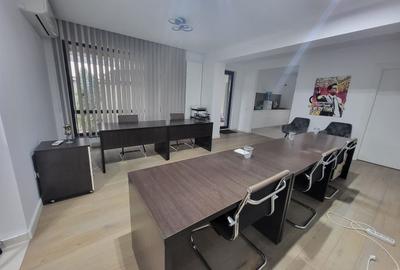 Apartament cu 2 camere în Apărătorii Patriei