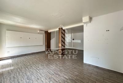 Spațiu comercial, de 80 mp, în UMT