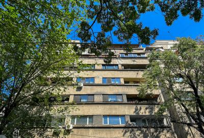 Apartament cu 4 camere decomandat în P-ța Rosetti