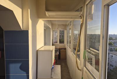 Se vinde in Malu Rosu ap decomandat,doua camere,et8/10,pret 64000 negociabil - 9