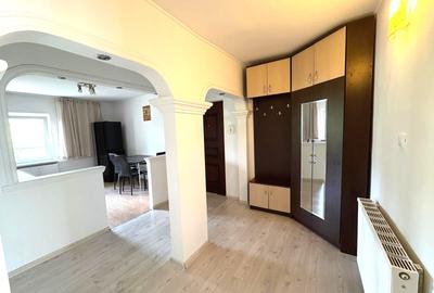 Apartament cu 3 camere decomandat în Porolissum