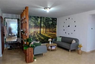 Apartament cu 3 camere semidecomandat, mobilat în Andrei Mureșanu