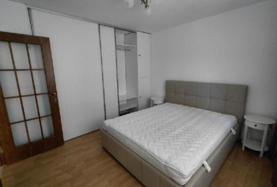 Apartament cu 3 camere decomandat, mobilat în Drumul Taberei
