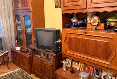 De VÂNZARE: Apartament e cu 3 camere, Decomandat – Etaj 1/3 - 14