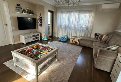 Apartament cu 3 camere semidecomandat în Europa