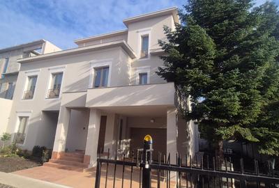 Casă cu 6 camere în Iancu Nicolae