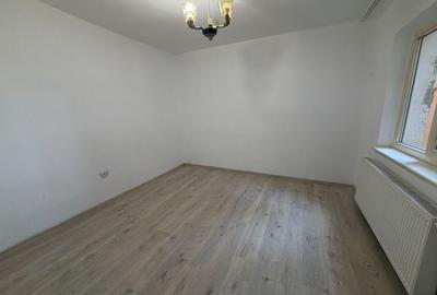 Apartament cu 3 camere decomandat 72 M² cu balcon și pivniță - 10