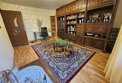 Apartament cu 3 camere decomandat în P-ța Reșița