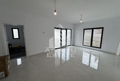 Duplex cu 5 camere si 3 bai, complet finalizat, disponibil imediat. - 1
