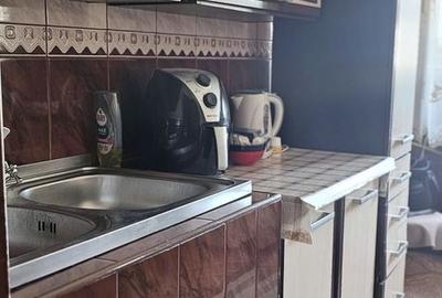 Apartament 2 camere de vanzare, IC Frimu, 57 mp, 2 balcoane, etaj 3/4 - 4