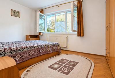 Apartament cu 3 camere si boxa de vanzare, in zona Dacia - 2