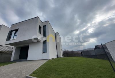 Casă individuală cu 4 camere în Dezmir