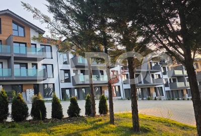Apartament cu 3 camere decomandat în Industrial Vest