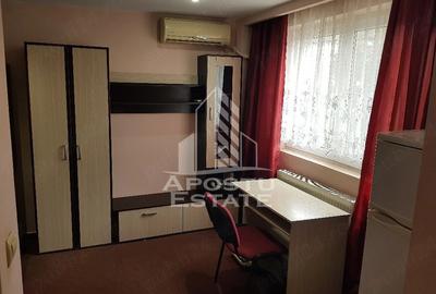 Garsonieră decomandată, mobilată în Complex Studențesc