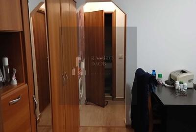 Apartament cu 2 camere semidecomandat în Progresul